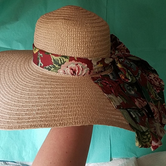 Floral floppy beach hat - Picture 8 of 12